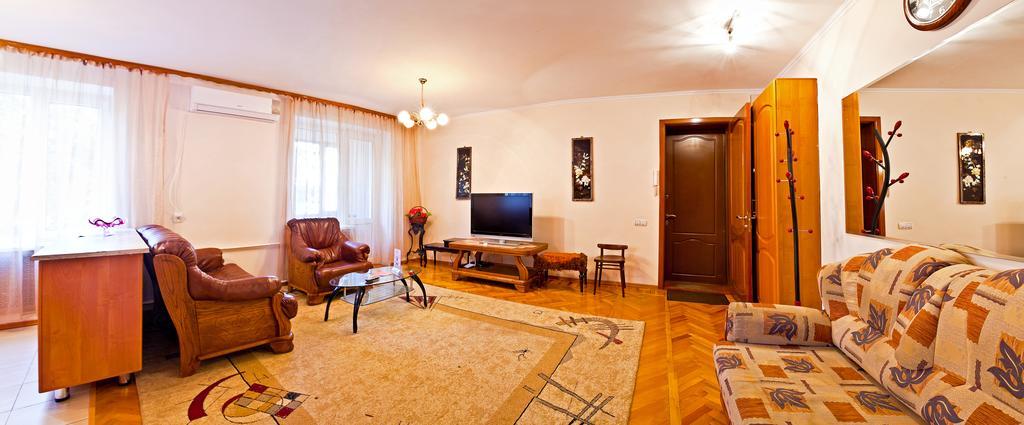 Lessor Apartments Almati Szoba fotó